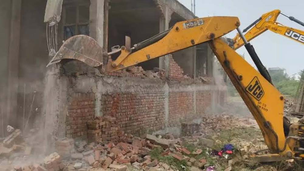 न्यू गुरुग्राम में चला बुलडोजर, 25 किलोमीटर सड़क से अतिक्रमण हटाकर खाली कराया गया क्षेत्र