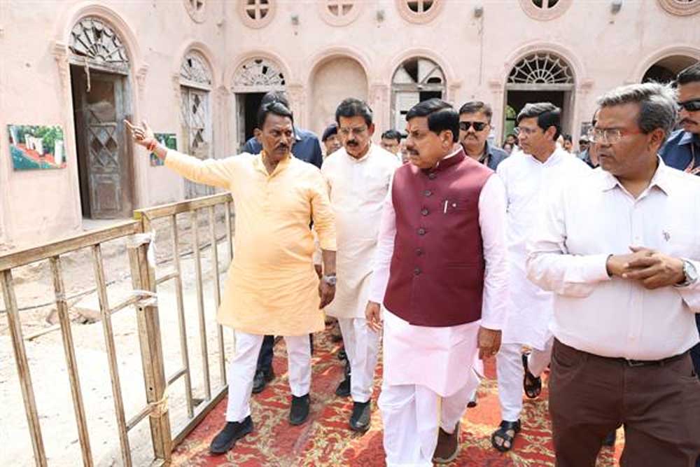 मुख्यमंत्री डॉ. यादव ने किया स्मारक निर्माण कार्य का निरीक्षण
