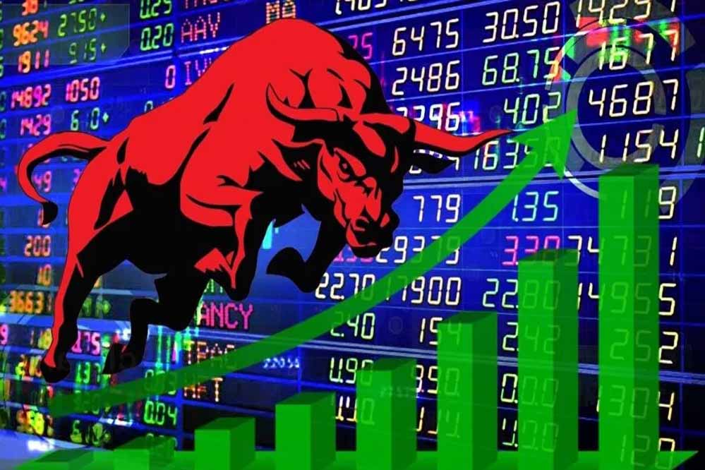 रिलायंस और Jio IPO की चर्चा के बीच बाजार में उछाल, सेंसेक्स 800 अंक चढ़ा